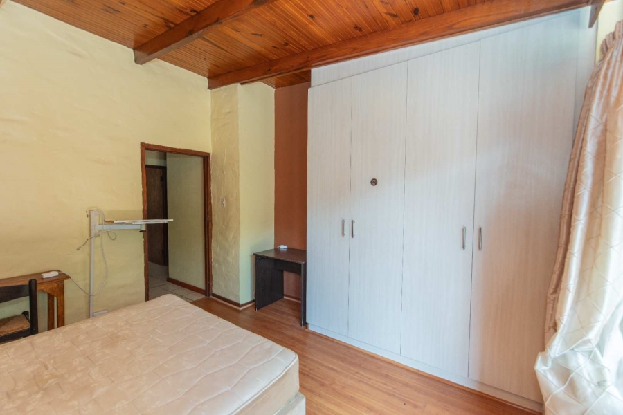 8 Bedroom Property for Sale in Summerstrand Eastern Cape